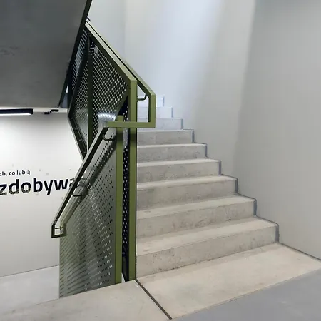 Milionowa Deluxe By Bookinghost Daire *