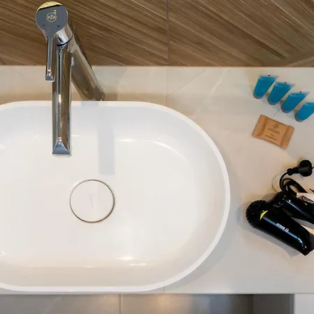 Milionowa Deluxe By Bookinghost *