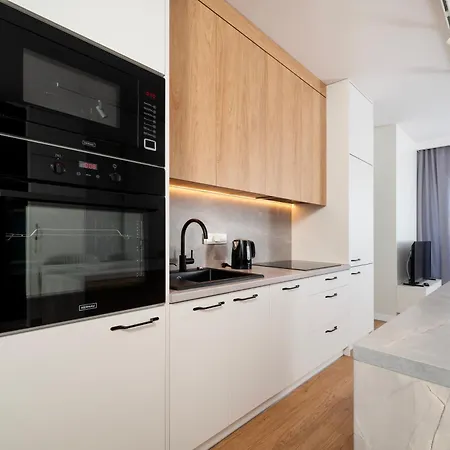 Milionowa Deluxe By Bookinghost * Łódź