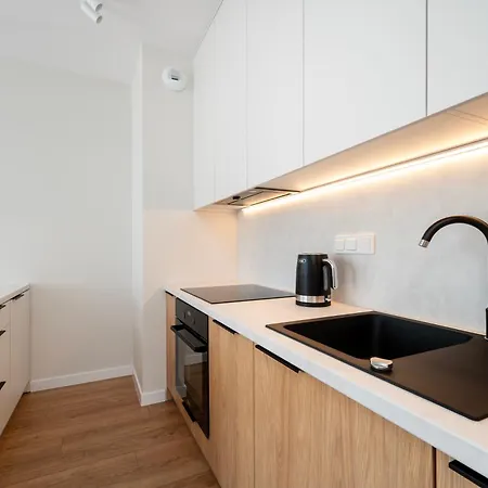 Milionowa Deluxe By Bookinghost * Łódź