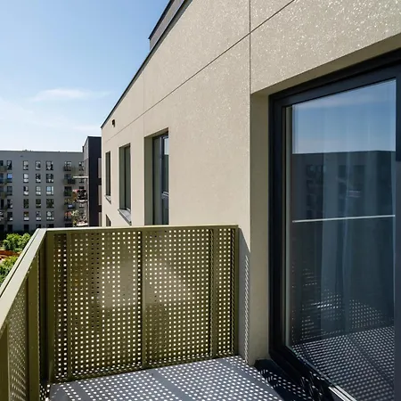 Milionowa Deluxe By Bookinghost *