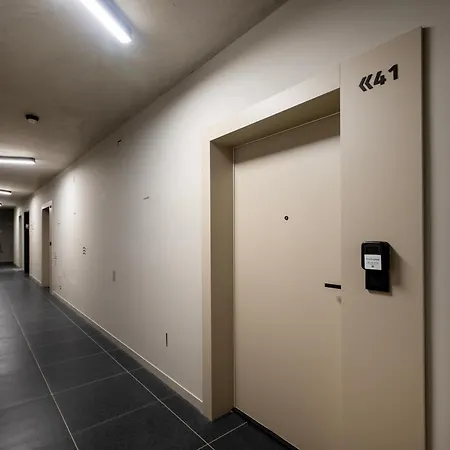 Milionowa Deluxe By Bookinghost *