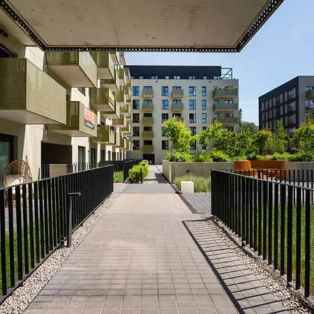 Milionowa Deluxe By Bookinghost * Łódź