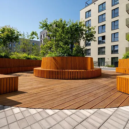 Milionowa Deluxe By Bookinghost *