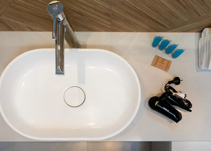 Milionowa Deluxe By Bookinghost *