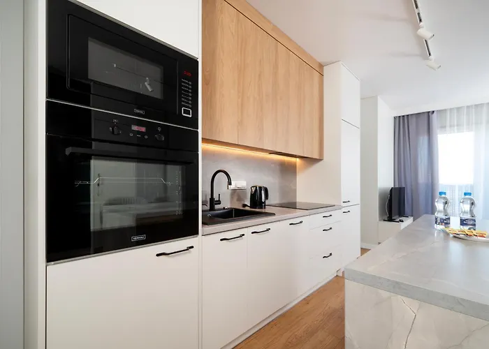 Milionowa Deluxe By Bookinghost * Łódź