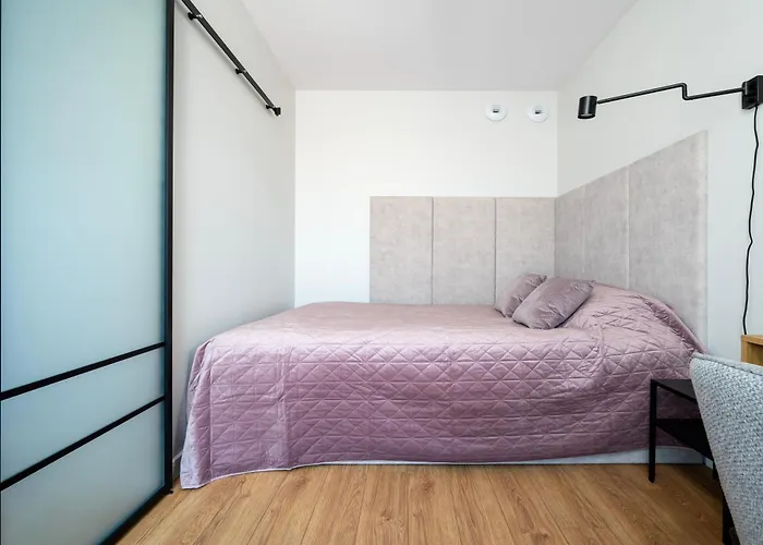 Milionowa Deluxe By Bookinghost * Łódź