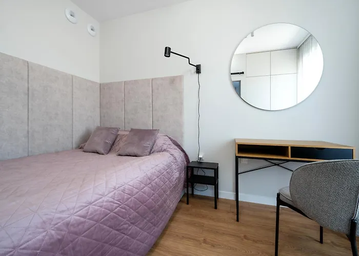 Milionowa Deluxe By Bookinghost *