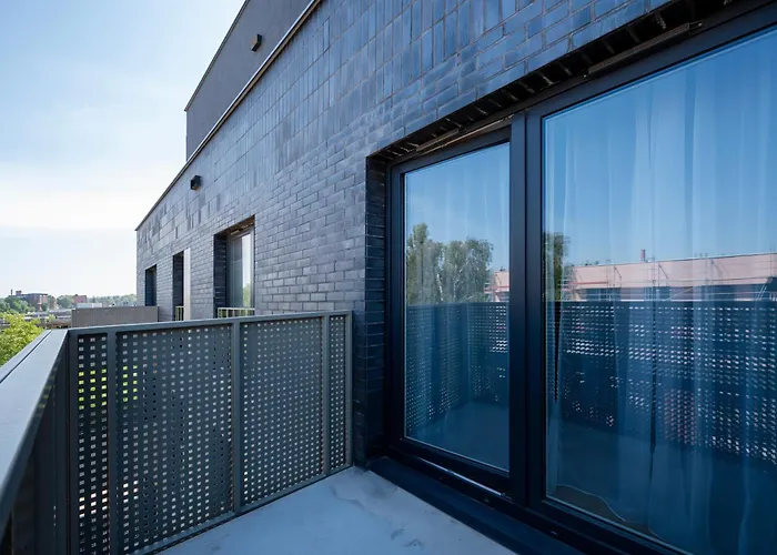 Milionowa Deluxe By Bookinghost