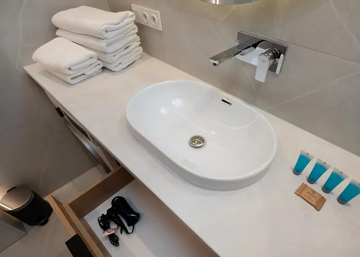 Milionowa Deluxe By Bookinghost * Łódź