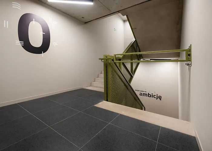 Milionowa Deluxe By Bookinghost *