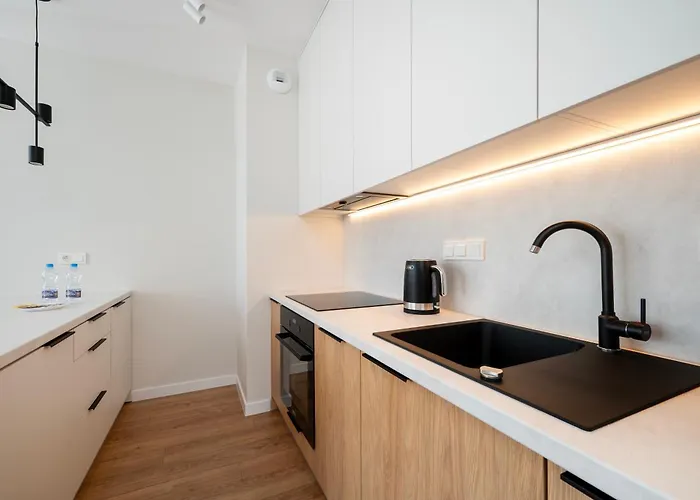 Milionowa Deluxe By Bookinghost * Łódź