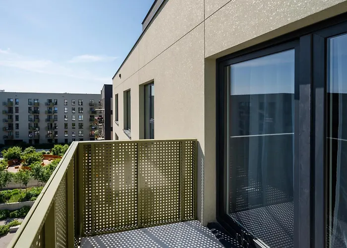 Milionowa Deluxe By Bookinghost *