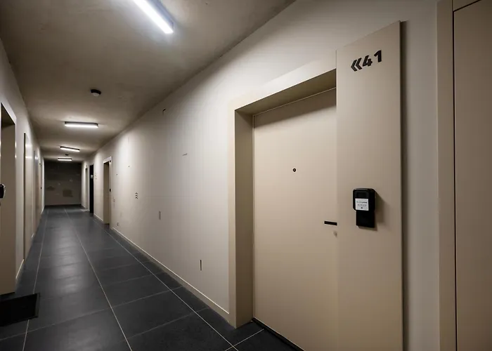 Milionowa Deluxe By Bookinghost *