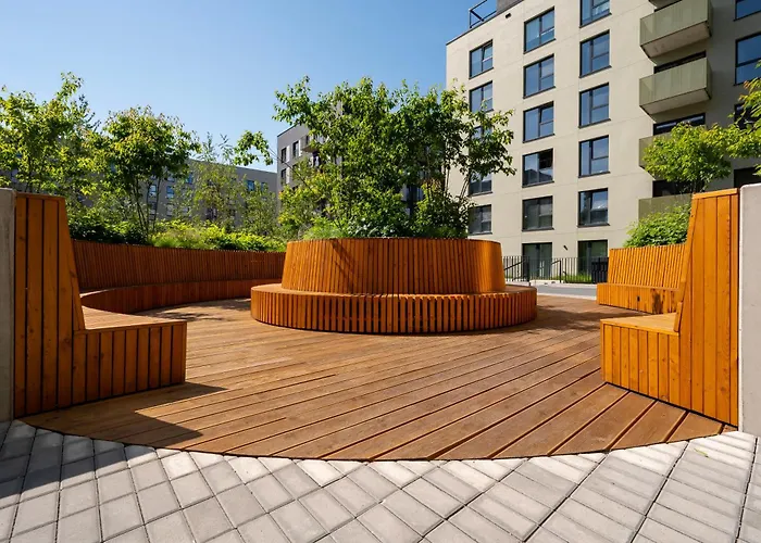 Milionowa Deluxe By Bookinghost *